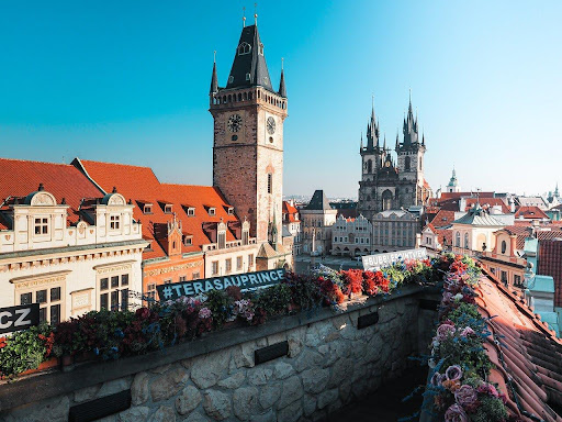 You are currently viewing Our Favourite Rooftop Bar on Old Town Square: Terasa U Prince